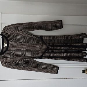 Max Studio Black and Cream Long Sleeve Sweater Dress